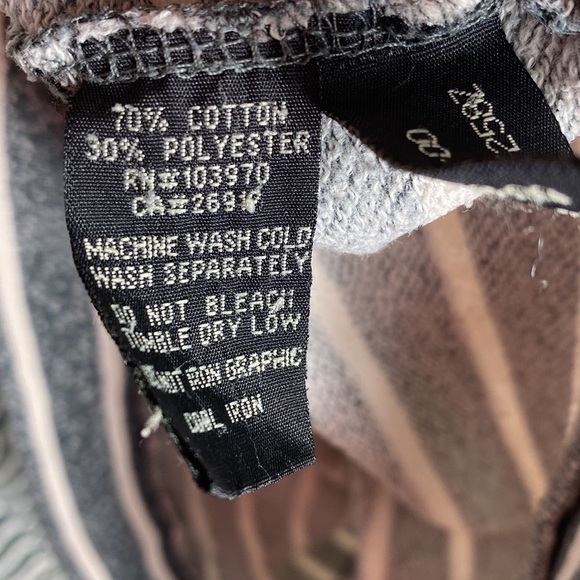 OBEY Grey and White Striped Crewneck Shirt Size Medium - Picture 5 of 6